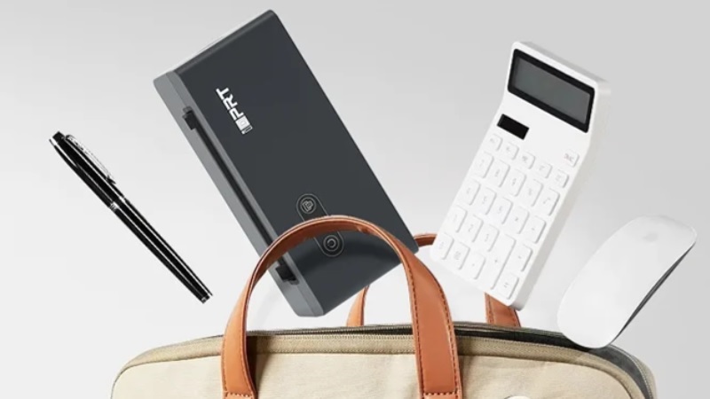 Máy in SP460BT nhỏ gọn đến bất ngờ, tăng khả năng mang theo.
